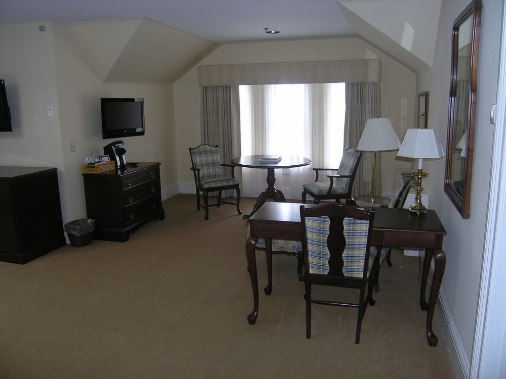 Cranwell Spa And Golf Resort (Adults Only) Lenox Exterior foto