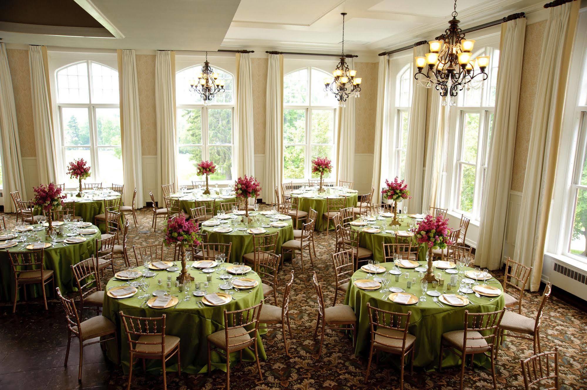 Cranwell Spa And Golf Resort (Adults Only) Lenox Exterior foto